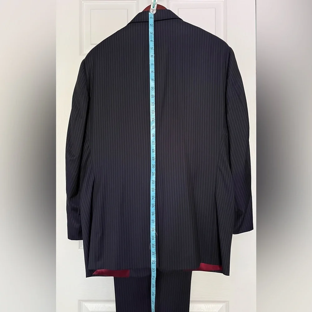 Tom James, Men’s Custom made wool suit, size 50R, pants W40/L 28